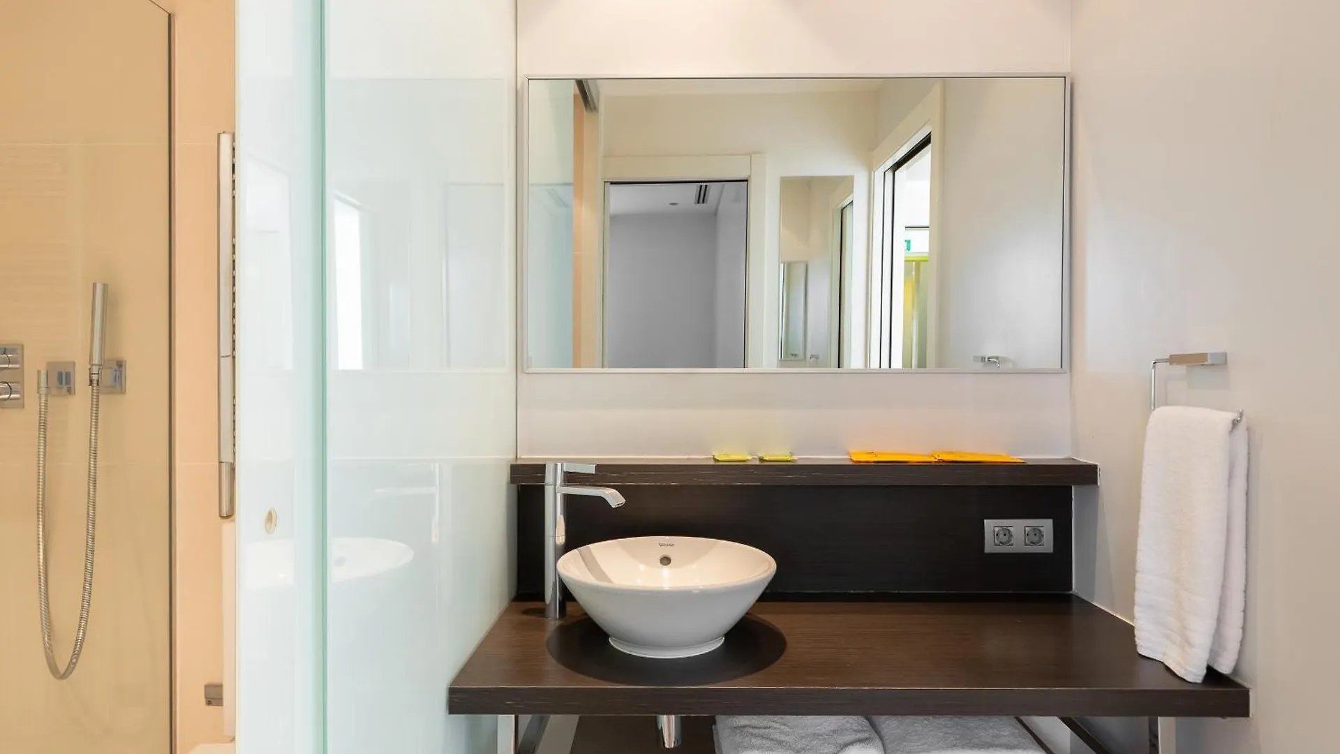Cosmo Apartments Passeig De Gracia Barcelona Spain