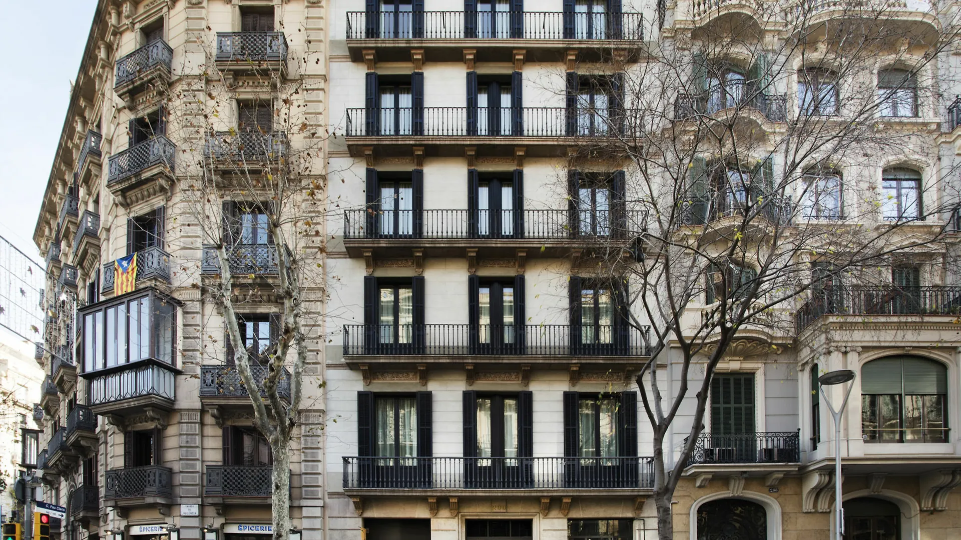 Cosmo Apartments Passeig De Gracia contacts